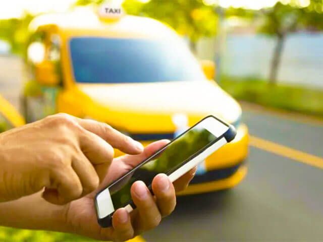 Want a Smooth Trip from Torquay to Melbourne CBD?
